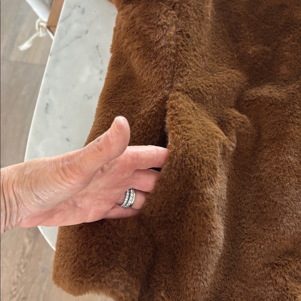 Faux Fur jacket - Picture 9 of 9